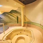 Апартаменти Chateau A-4 By Interhome Зас-Фе