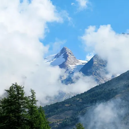 Апартаменти Chateau A-4 By Interhome