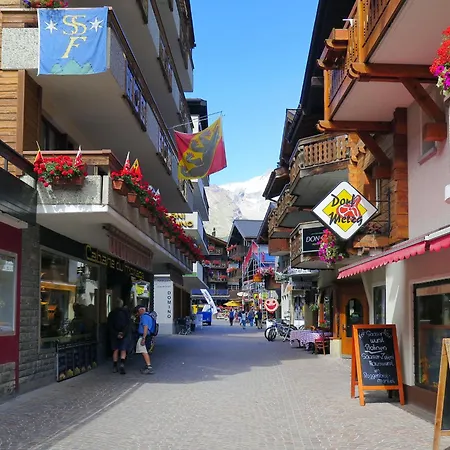 Апартаменти Chateau A-4 By Interhome *